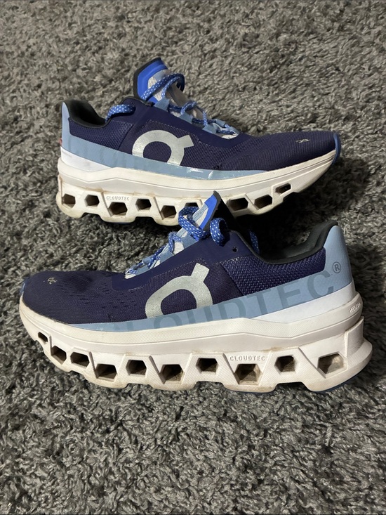 On Running Shoes - On running cloudmonster